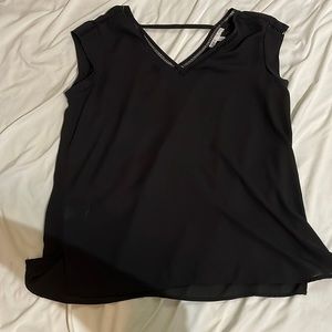 DR2, M black blouse